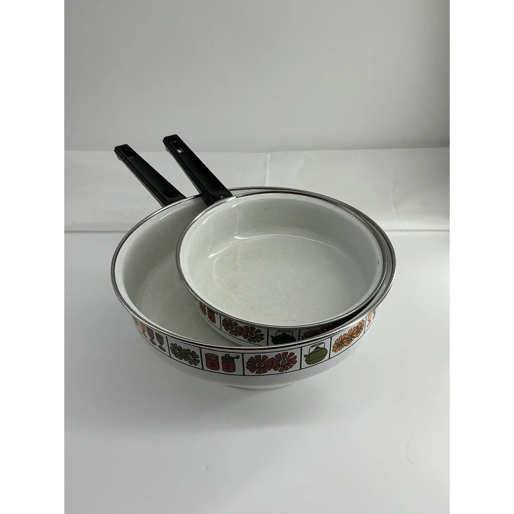 Vintage Enamel Frying Pan Set Retro 70s Floral Kitchenware White Skillet 2pc